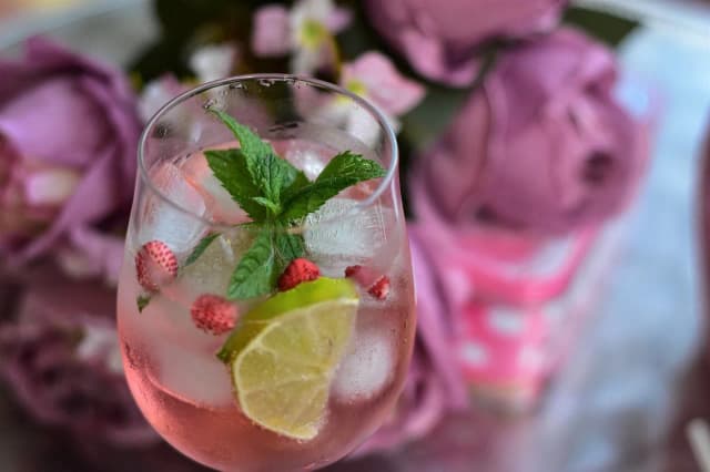 Orzeźwiające drinki z wódki cytrynowej, które zaskoczą Twoje podniebienie