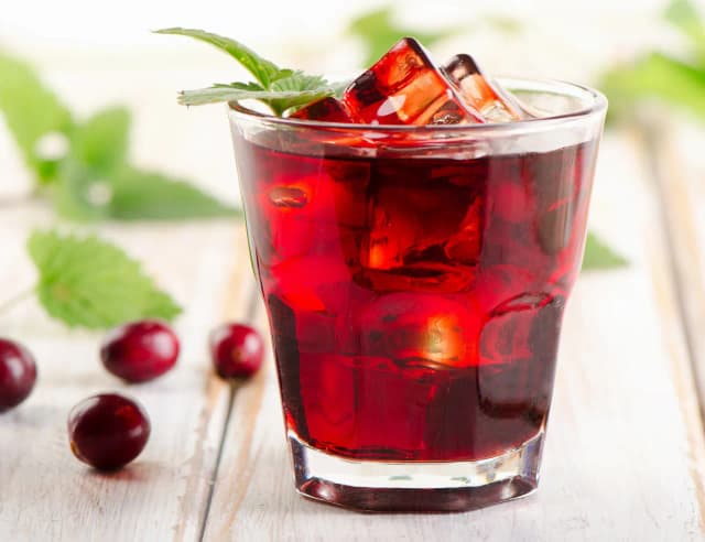 Najlepsze drinki bezalkoholowe z grenadiną na każdą okazję